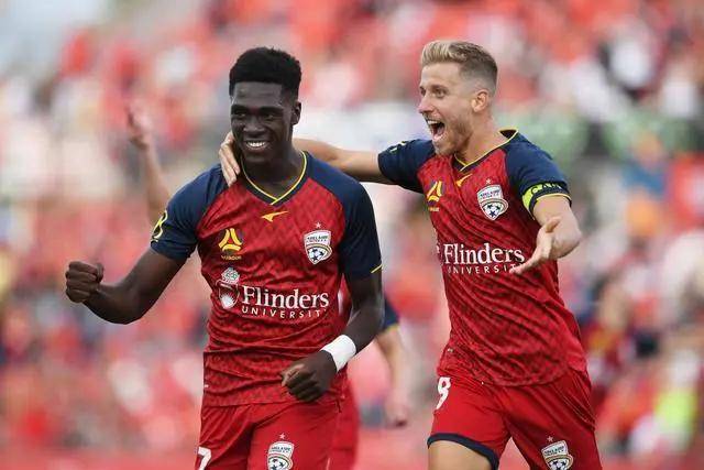 俱乐部杯-米奇26+17青岛胜同曦 林崴19分